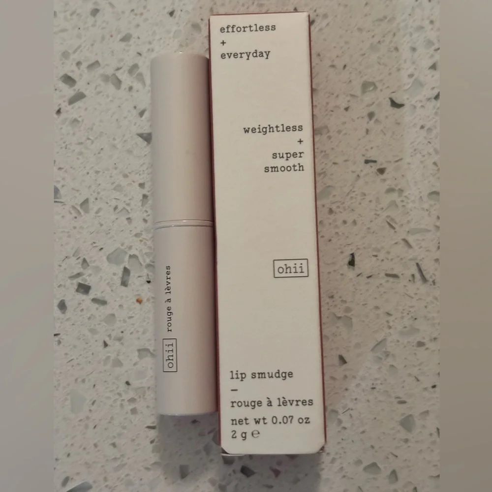 OHII Lip Smudge in Cream color Scorpio